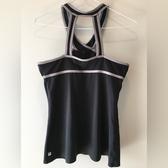 Fabletics sports tank with built-in bra - Picture 2 of 3